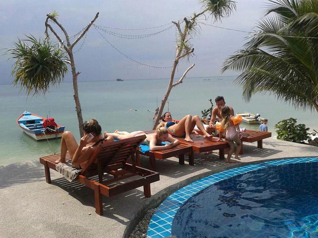 Mr. Black Resort Hatrin Kültér fotó