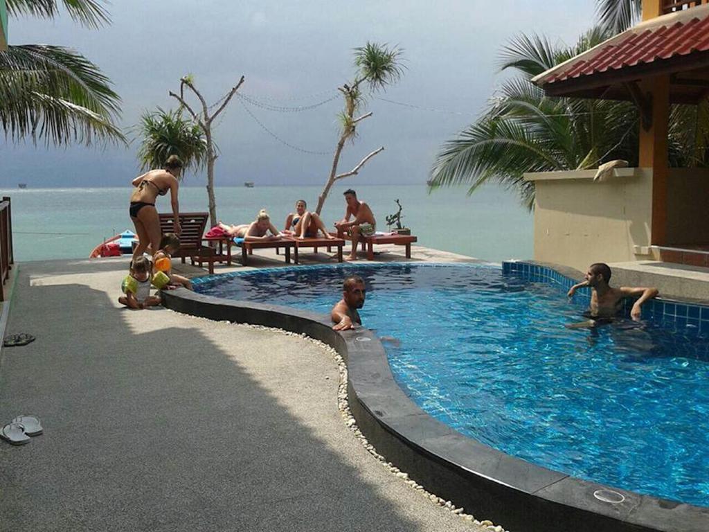 Mr. Black Resort Hatrin Kültér fotó